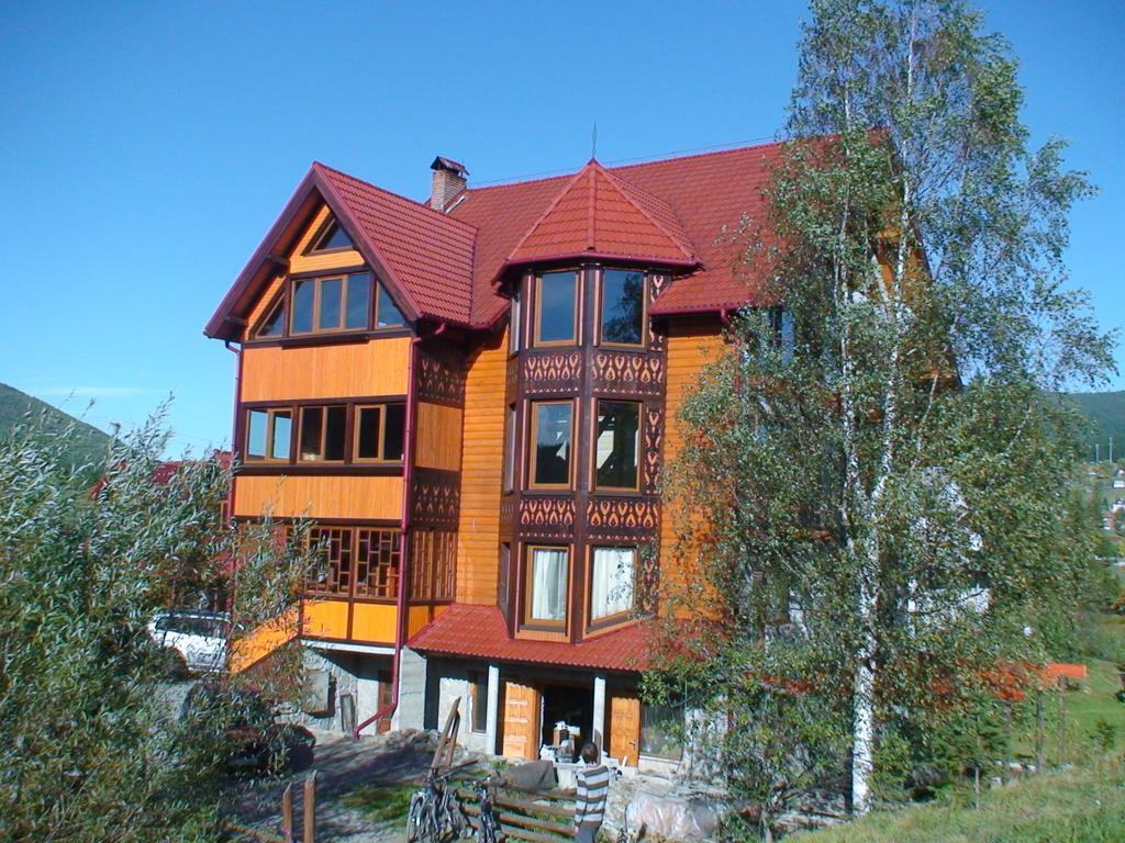 Hotel Gostynniy Dvir Raytshtoky Vorokhta Exterior foto