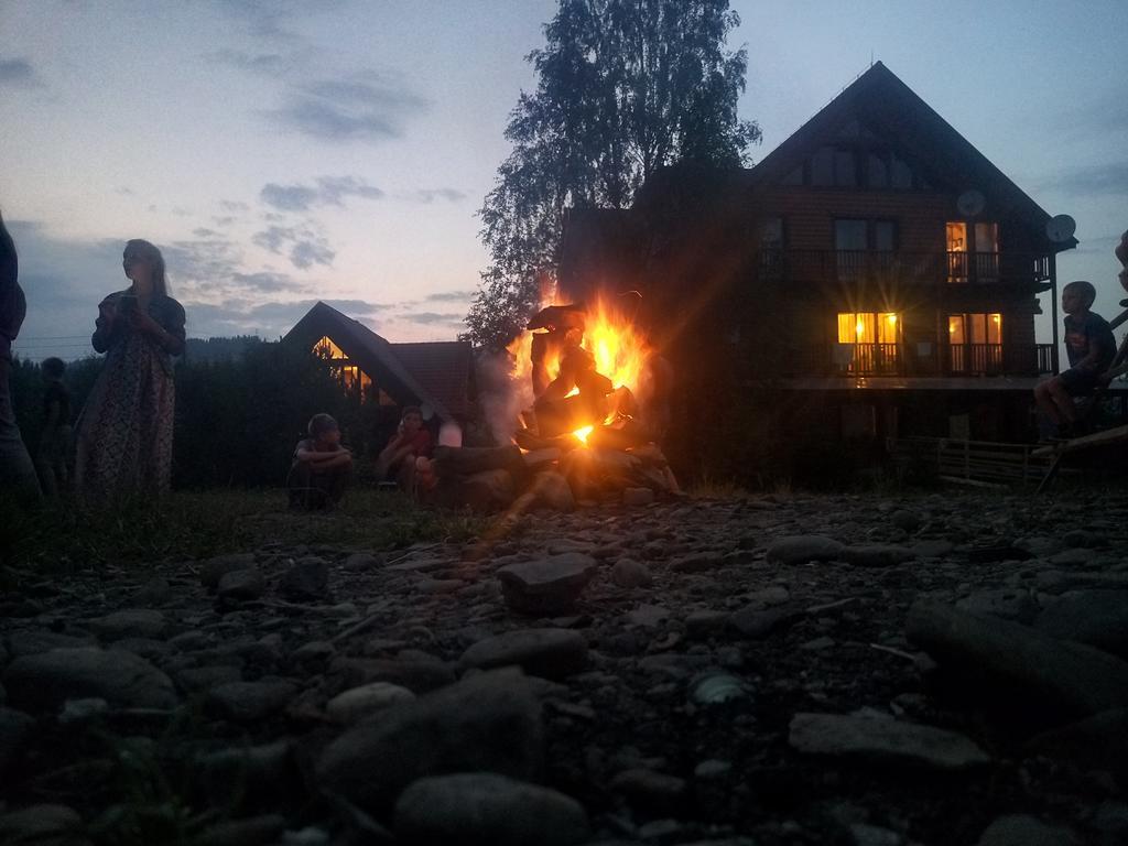 Hotel Gostynniy Dvir Raytshtoky Vorokhta Exterior foto